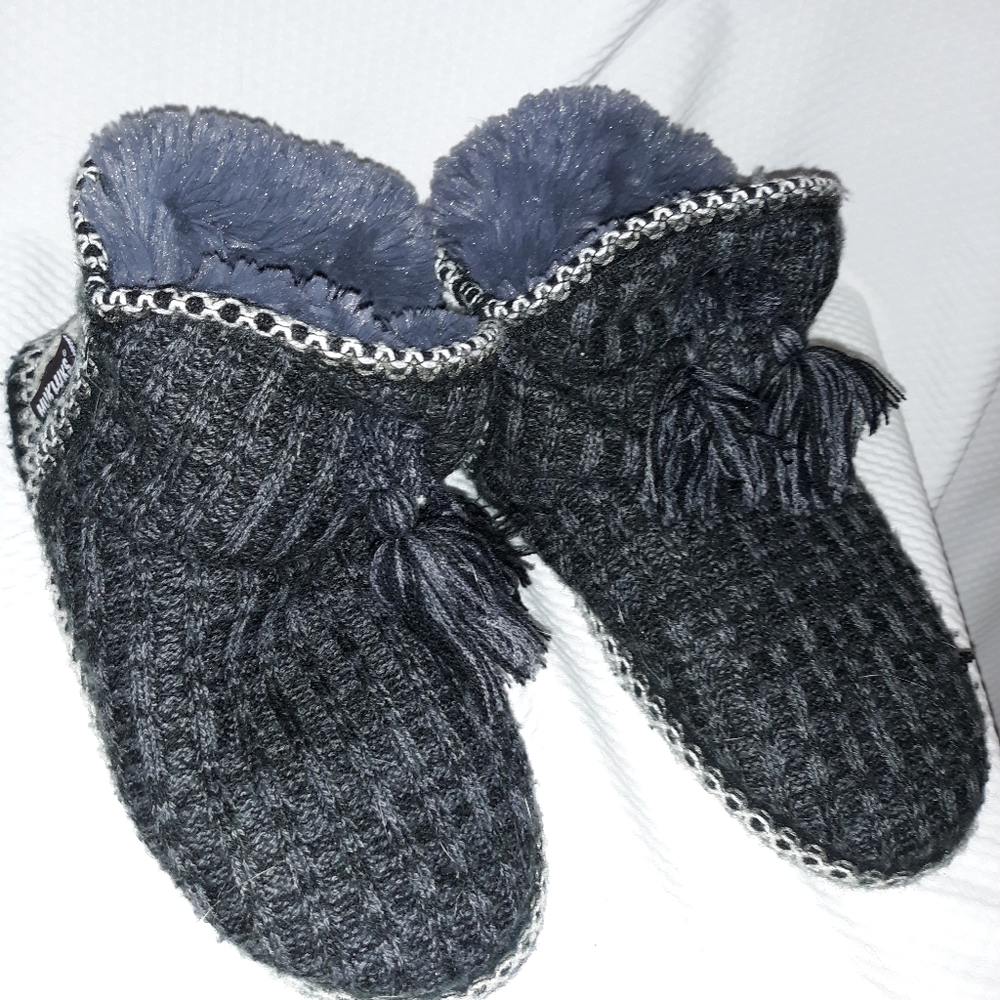 Mukluk slippers knitted faux fur Grey 6 1/2-7 1/2